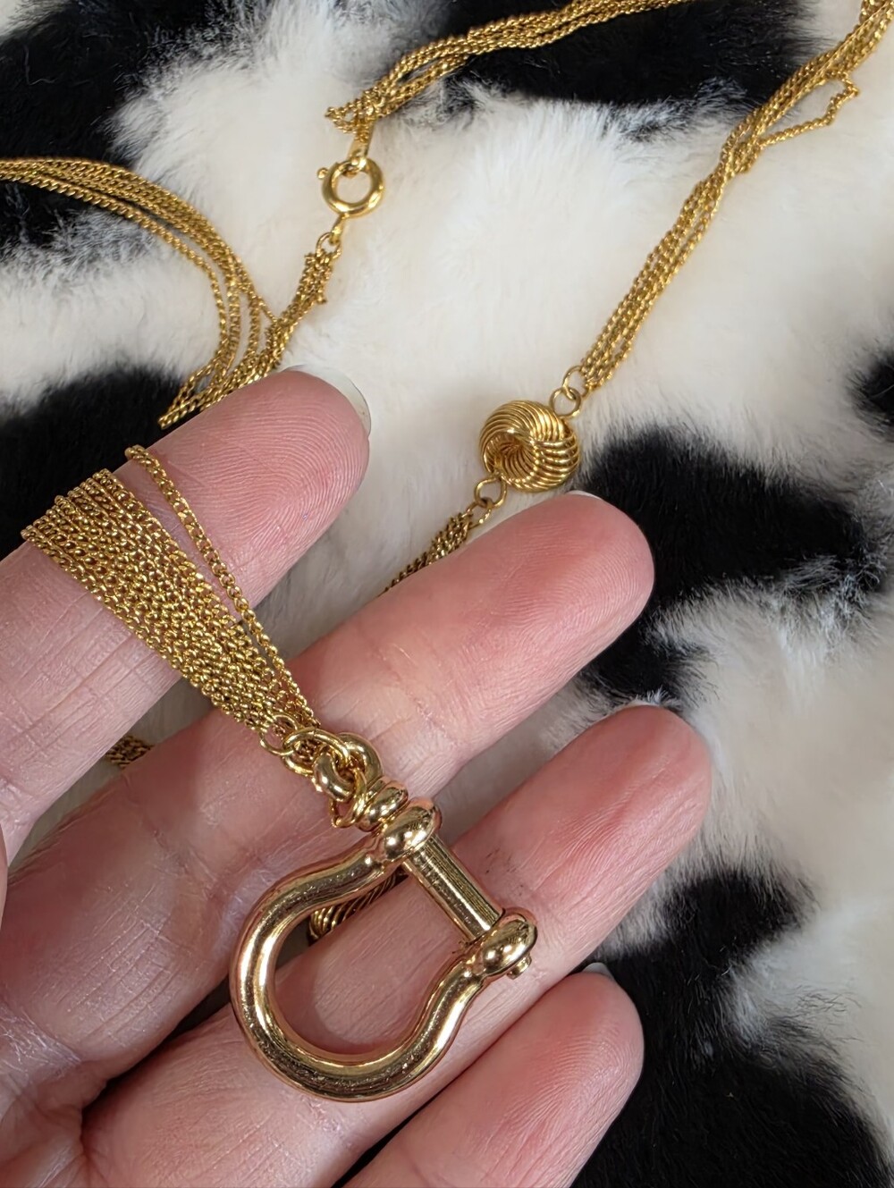 Vintage Gold-Tone Horseshoe Pendant Multi-Strand Necklace 26" - Picture 4 of 5
